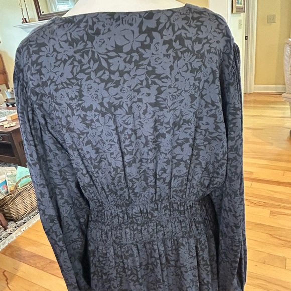 Zara Black and Navy V Neck Long Sleeve Women’s Floral Print Dress - Picture 10 of 15